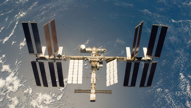 НАСА и SpaceX перенесли запуск грузового корабля Dragon к МКС на 15 мая
