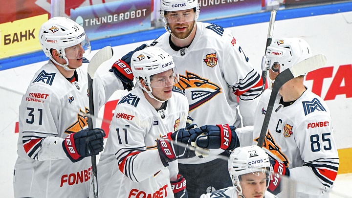 "Металлург" обыграл "Трактор" в матче КХЛ