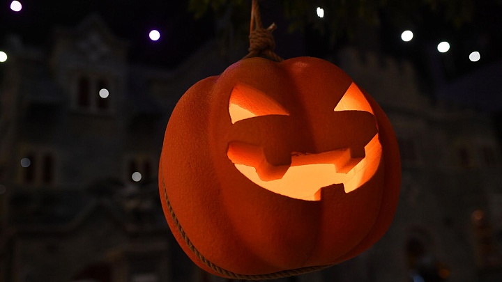 Священник рассказал, о чем на самом деле напоминает Хэллоуин