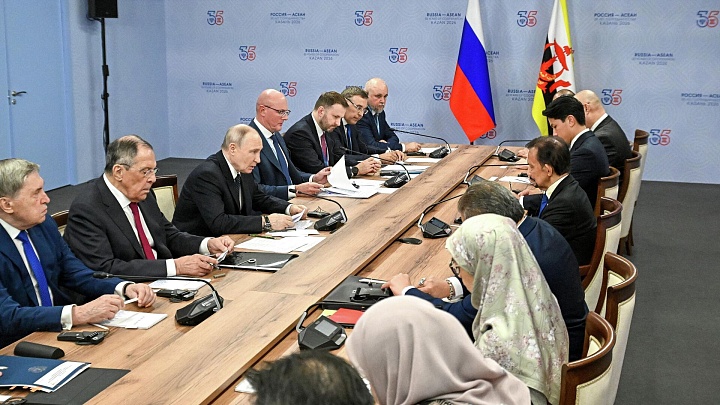 Путин заявил о высокой значимости научного сотрудничества между Россией и Малайзией
