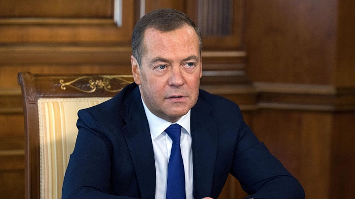 Медведев заявил, что западная дипломатия окончательно утратила доверие