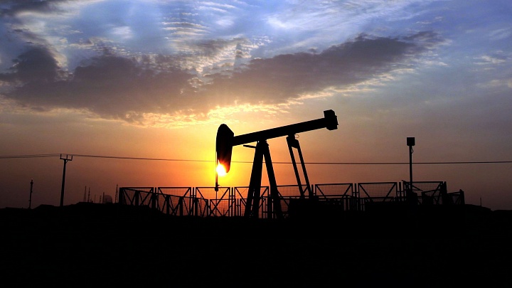 Когда цены на нефть снова достигнут сто долларов за баррель: прогноз экспертов